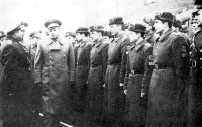 Заместитель Министра обороны СССР — Главнокомандующий ВВС СССР Главный маршал авиации П.С. Кутахов в период посещения  училища