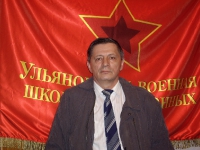 У знамени КВАТУ А.Пашков